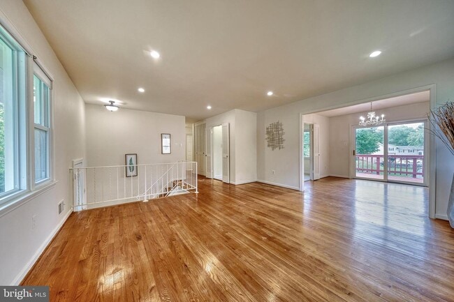 Building Photo - 9516 Bonair Dr