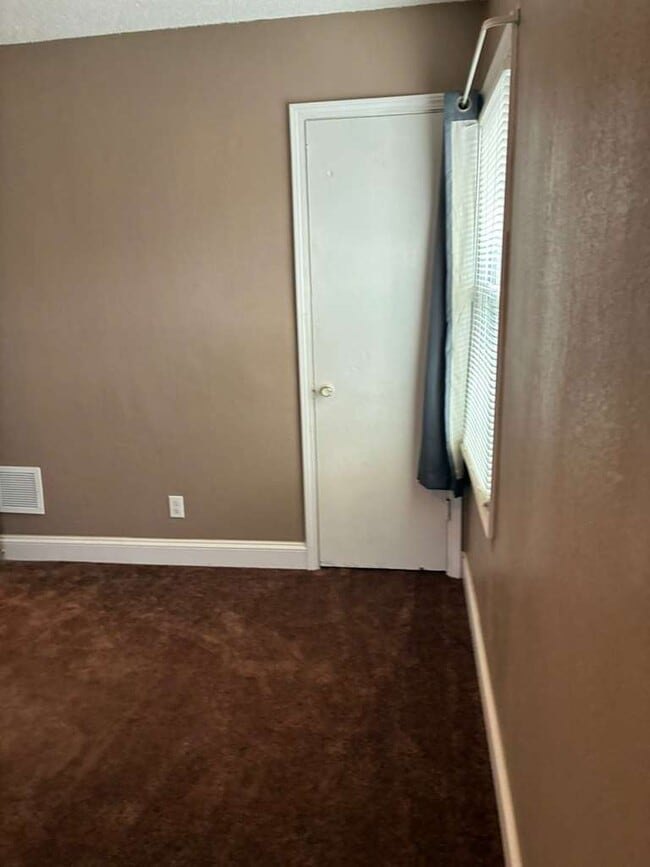 Building Photo - 5416 College Ave