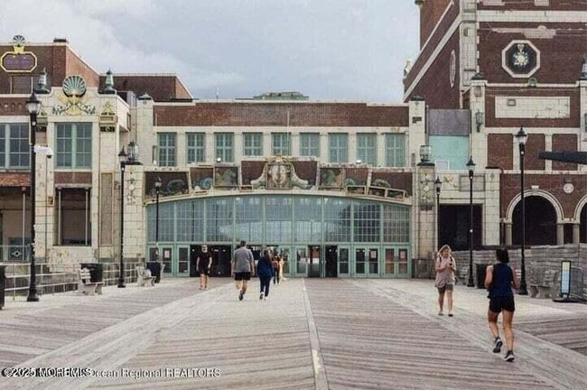 Building Photo - 400 Deal Lake Dr