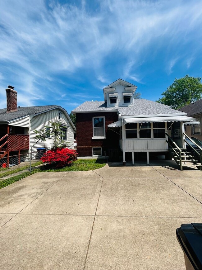 Building Photo - 1320 Lydia St