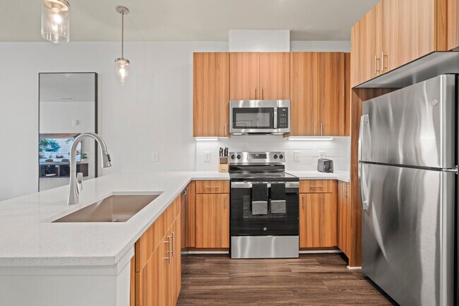 Building Photo - 2048 Bolton Dr NW