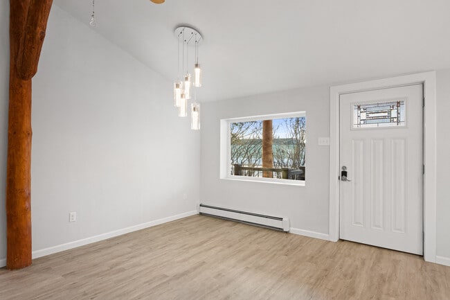 Building Photo - 17 Anna Ave