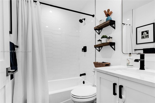 Building Photo - 6860 SW 37th St