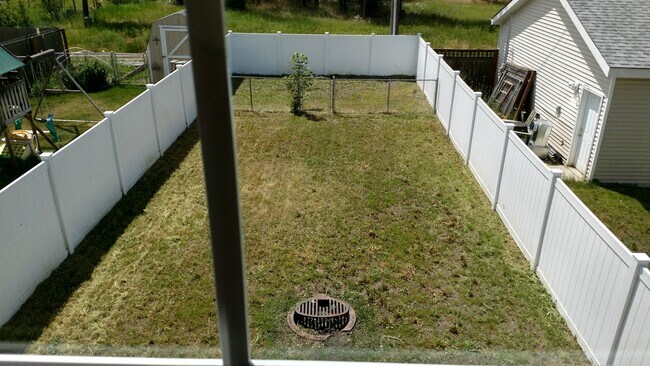 Building Photo - Modern Townhouse in Post Falls