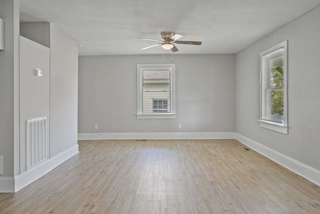 Building Photo - Totally Renovated 3bedroom/2 bathroom home...