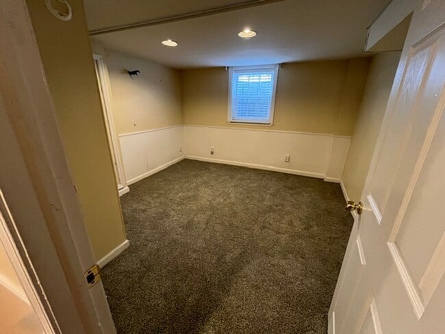 Building Photo - 2 bed 2 bath Single Family Home in Bexley w/ Bonus Rooms