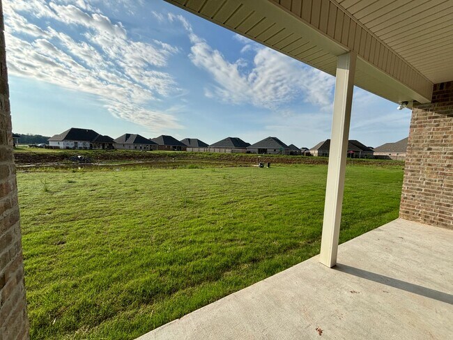 Building Photo - BRAND NEW 4 BEDROOM NORTH BOSSIER HOME