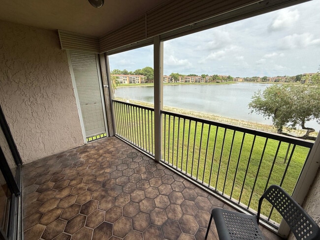 Building Photo - 6215 Coral Lake Dr