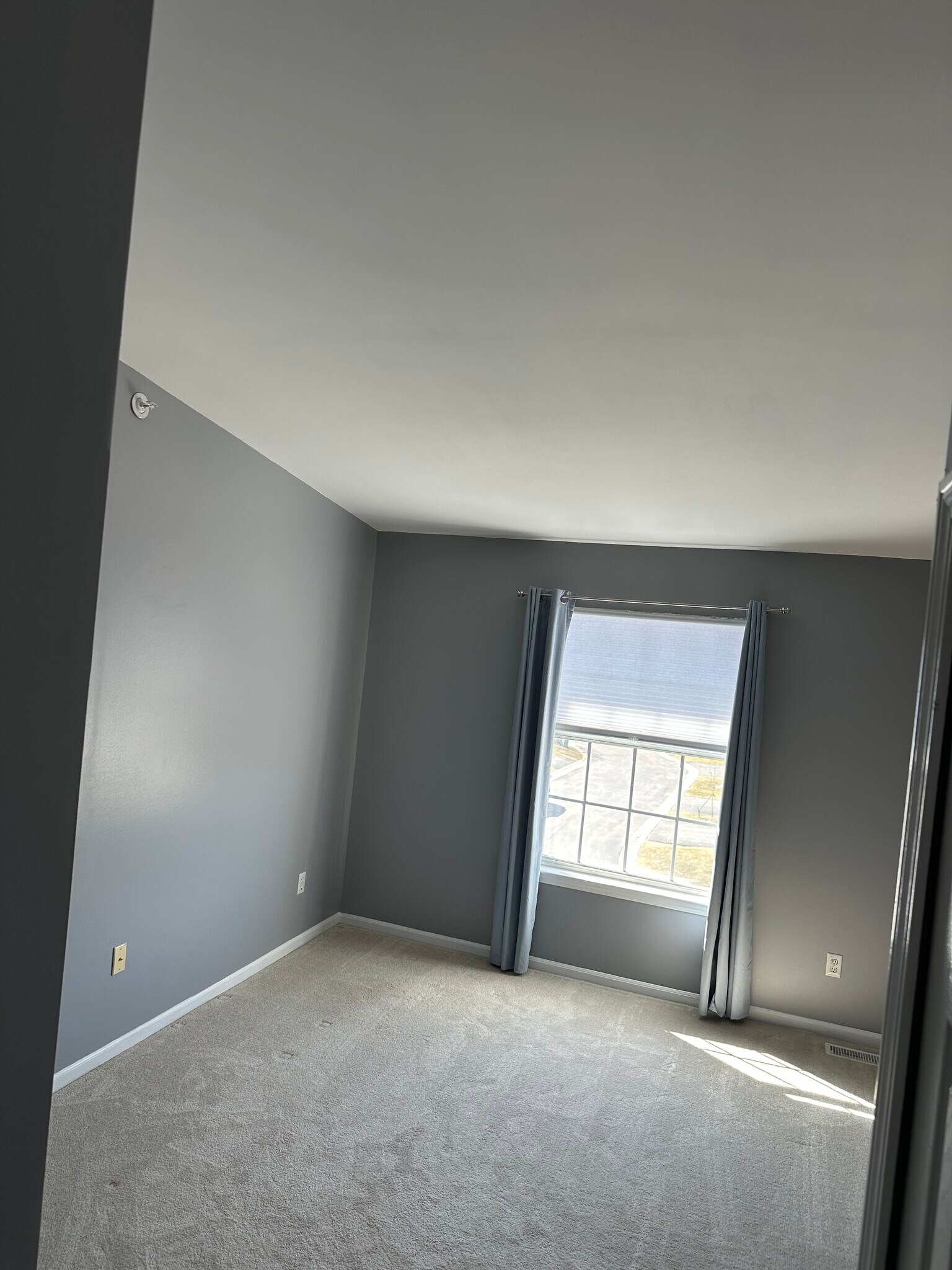 Building Photo - 49467 Pointe Xing