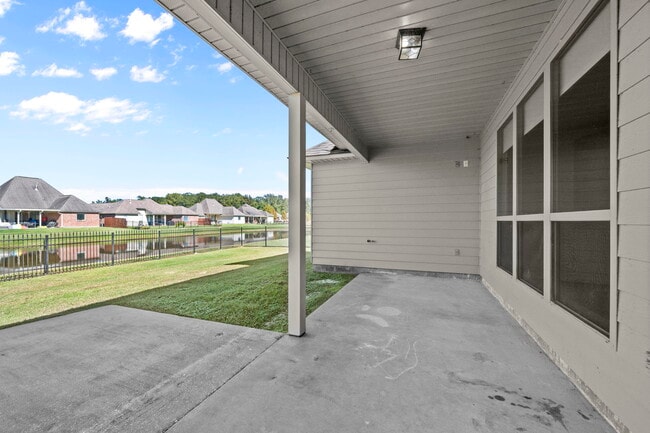 Building Photo - 16923 Bradford Ave