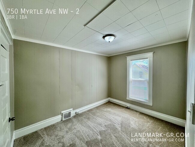 Building Photo - 750 Myrtle St NW
