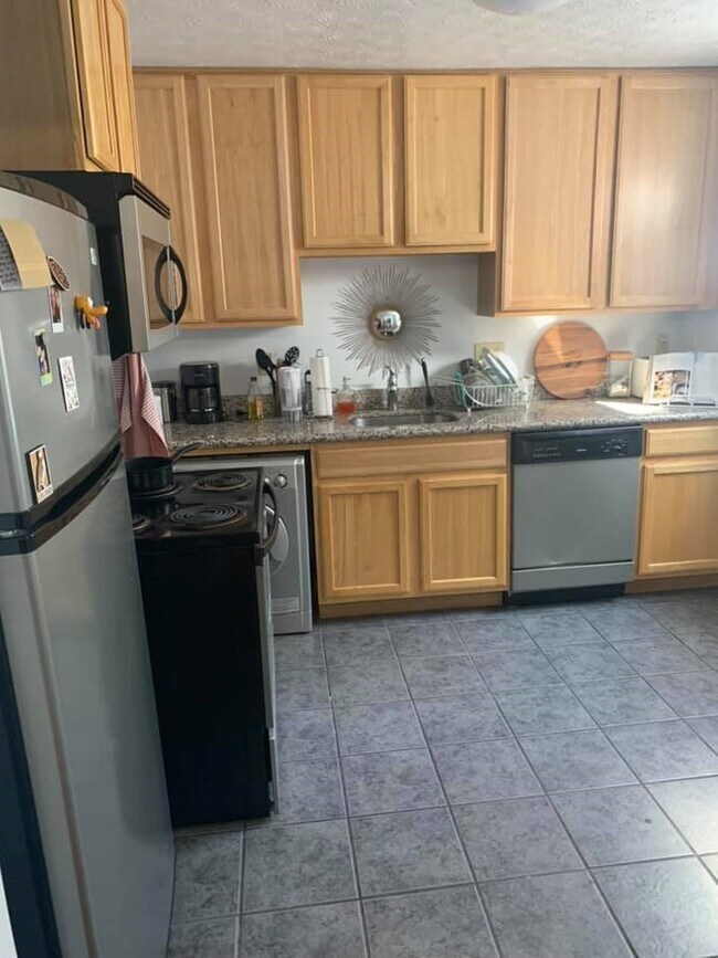 Primary Photo - 1402 Locust St