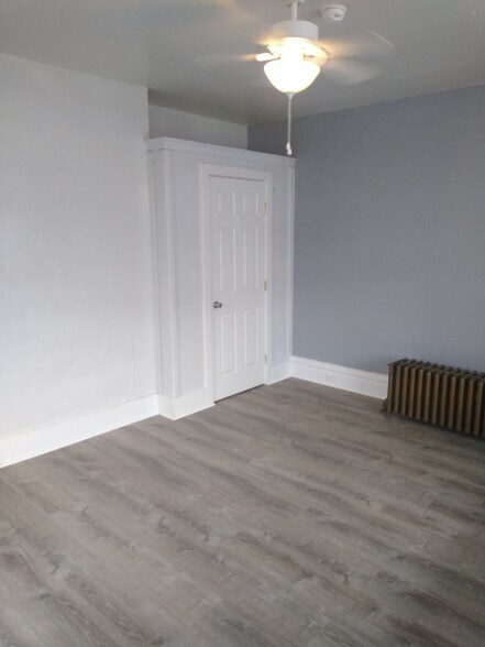 Building Photo - 517 4th St