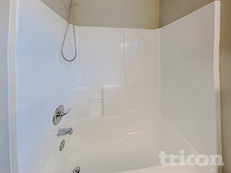 Building Photo - 1421 E Nir Shreibman