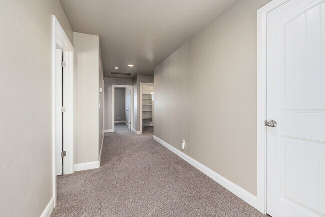 Building Photo - 5344 W Los Flores St