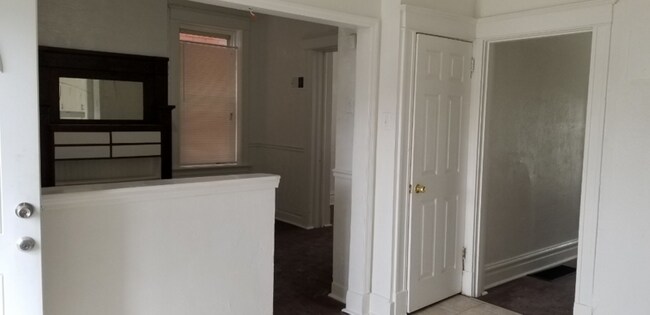 Building Photo - 3146 Keokuk St