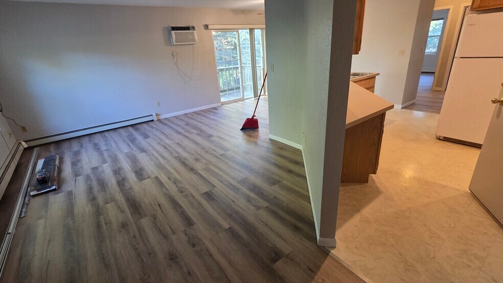 Building Photo - 433 Clinton Ct