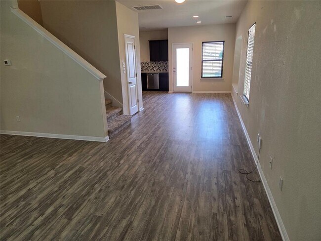 Building Photo - 8136 Daisy Cutter Crossing
