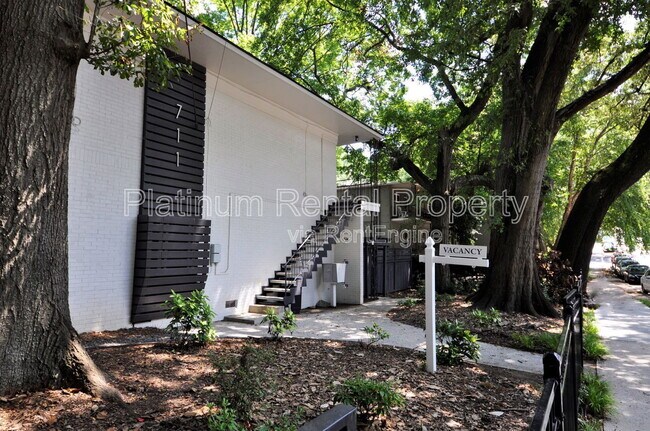Primary Photo - 711 Argonne Ave NE
