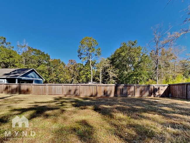 Building Photo - 15840 Forest Dr