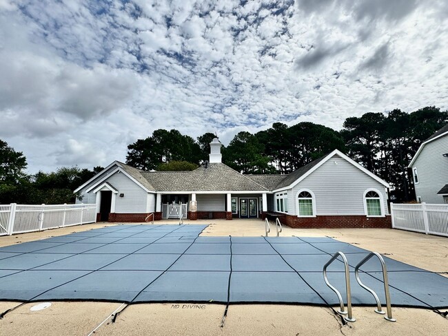 Building Photo - Updated 1st Floor/1-Level Condo Available NOW & Rent Includes Water, Sewer, Trash, Landscaping, F...