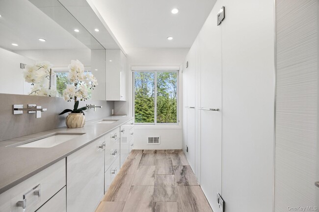 Building Photo - 4 Mohican Trail