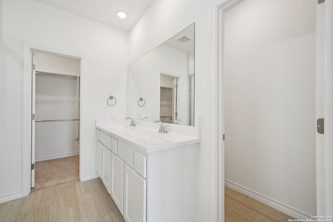 Building Photo - 10833 Coppola