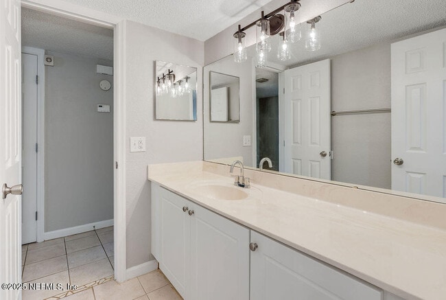 Building Photo - 6561 Mission Ct