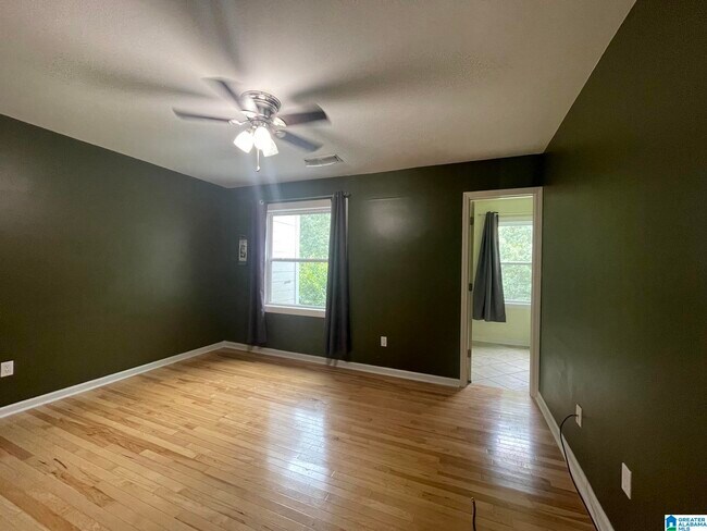 Building Photo - 1727 Ashwood Dr
