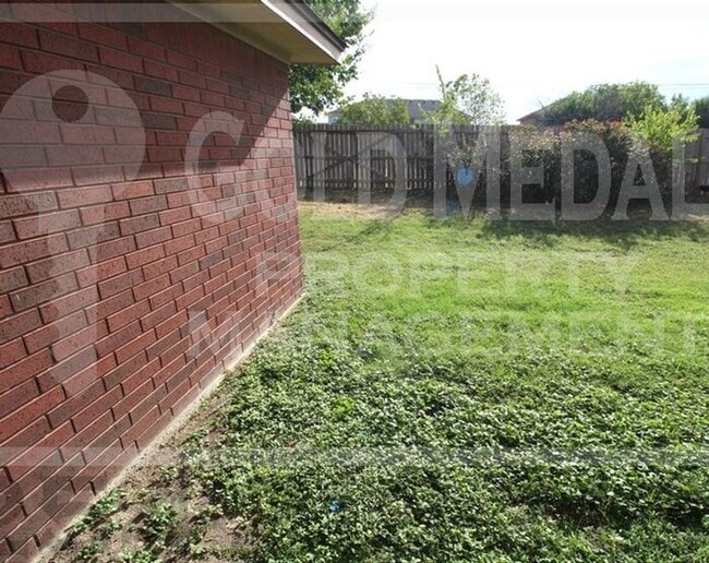 Building Photo - 4410 Alan Kent Dr