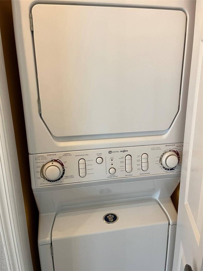 Building Photo - 77 Richmond Blvd