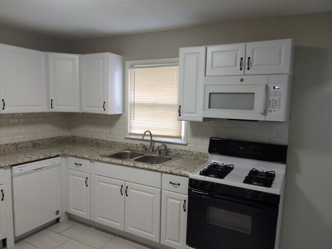 Building Photo - 145 S Oxford Ave Independence (Jackson Cou...