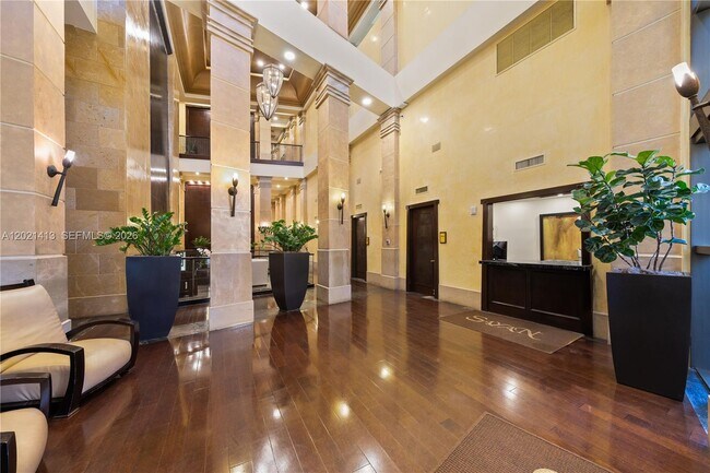 Building Photo - 16275 Collins Ave