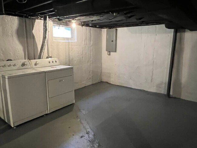 Building Photo - 6735 Dale Ave