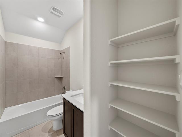 Building Photo - 10505 Breezeway Dr