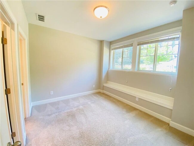 Building Photo - 1815 Hislop Ln