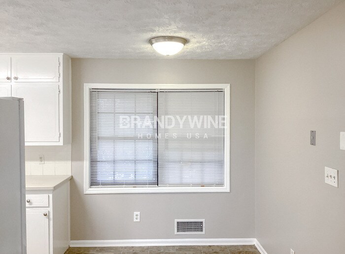 Building Photo - 7301 Fern Ct