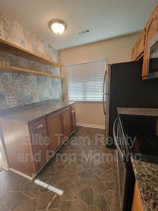 Building Photo - 3811 Mosscroft Ln