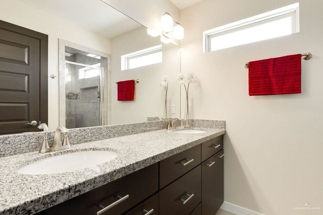 Building Photo - 10 Notre Dame Ave