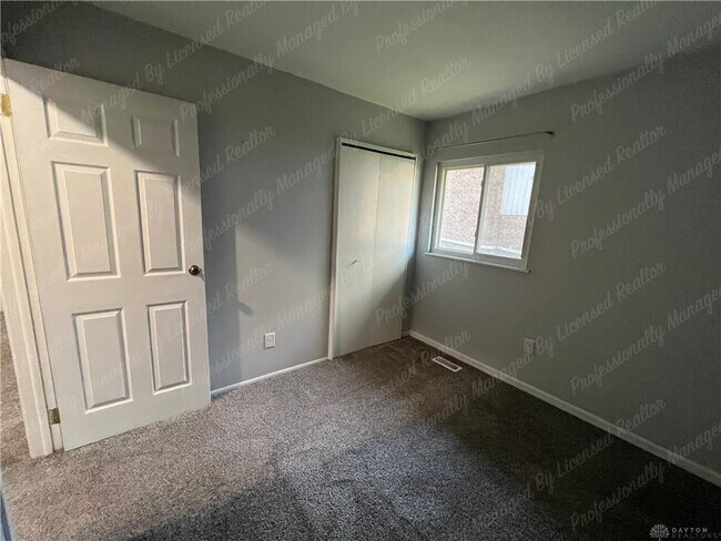 Building Photo - 170 Pinecone Ln