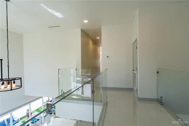 Building Photo - 508 Cottonwood Ave