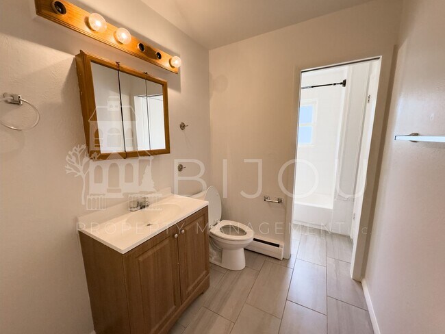 Building Photo - 206 Catalina Pl