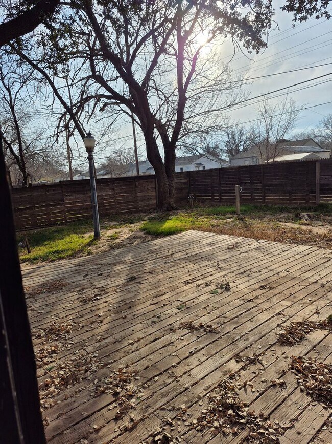 Building Photo - Charming 3-Bedroom, 2-Bath Home with Bonus...