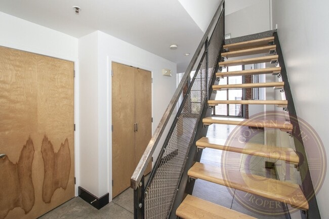 Building Photo - SoMa - 1 BR, 2 BA Loft 951 Sq. Ft. - 3D Vi...