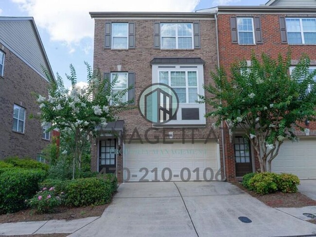 Primary Photo - Modern 3 Bedroom Townhome in Peachtree Cor...