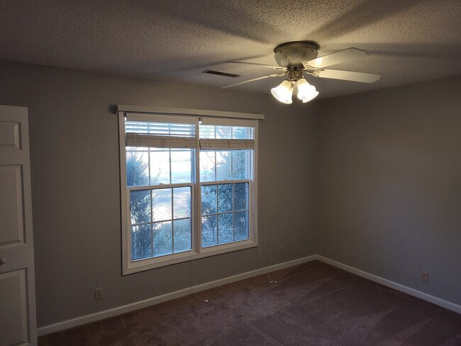Building Photo - 1450 Morris Way Dr