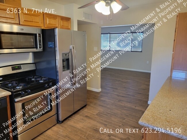 Building Photo - 2 Bed/1 Bath ready for immediate move in!