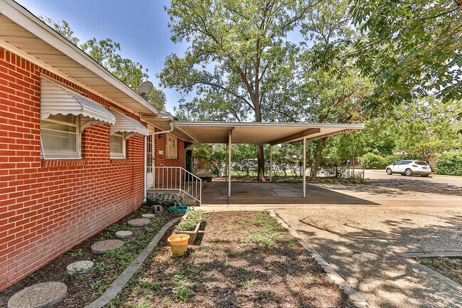 Building Photo - 3801 26th St