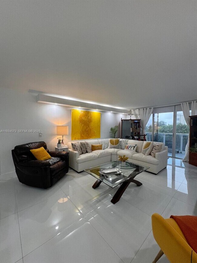 Building Photo - 3800 S Ocean Dr