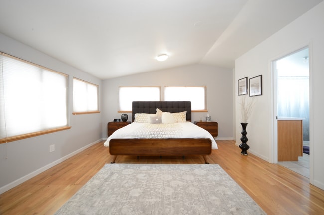 Building Photo - 4680 Talbot Dr
